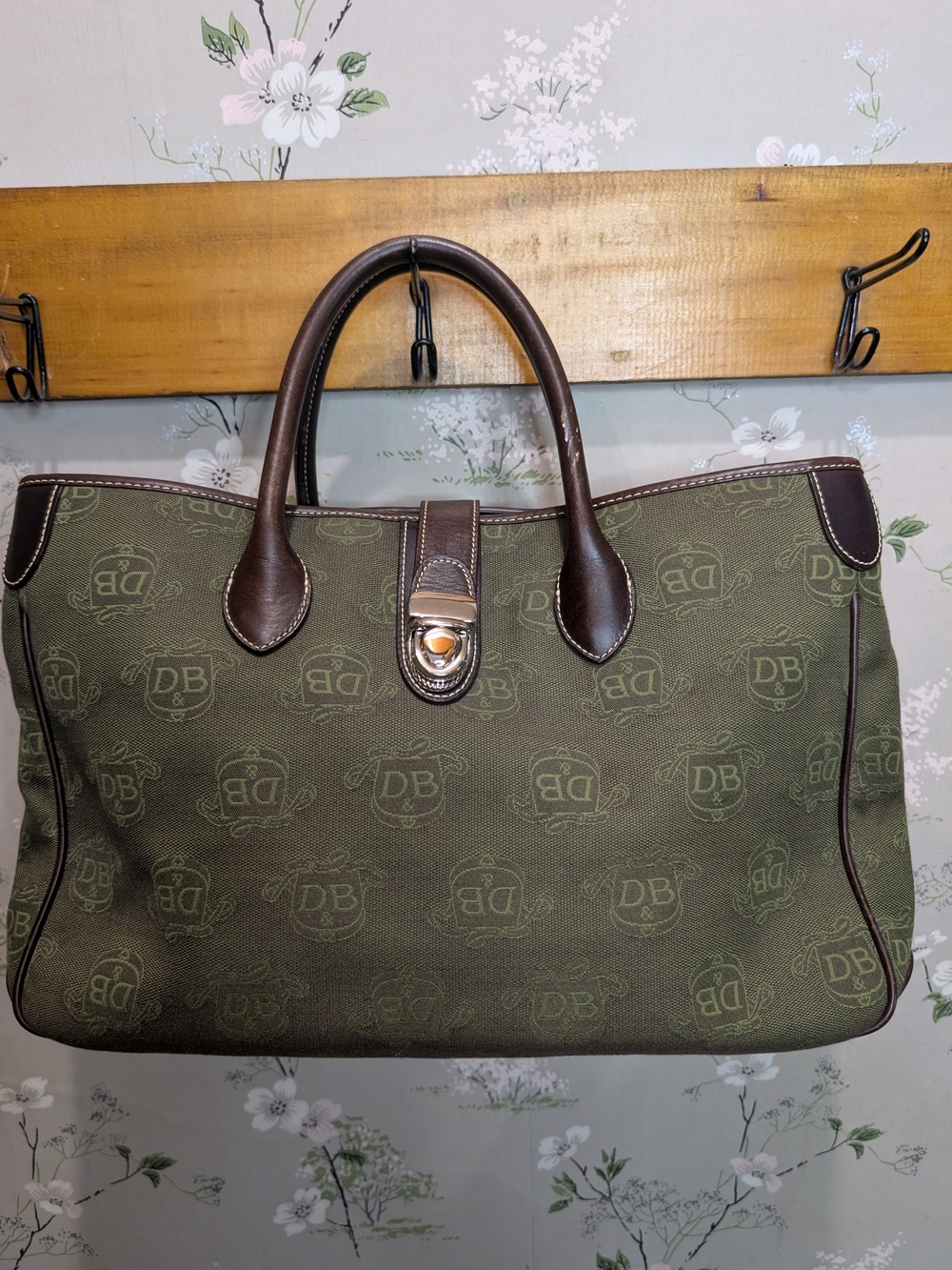 Dooney & Bourke Green Signature Handbag with Brown Leather Handles. W/ Call-out